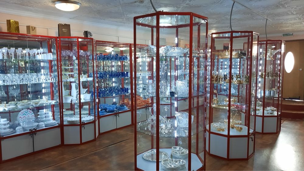 Продам шкафы оборудование