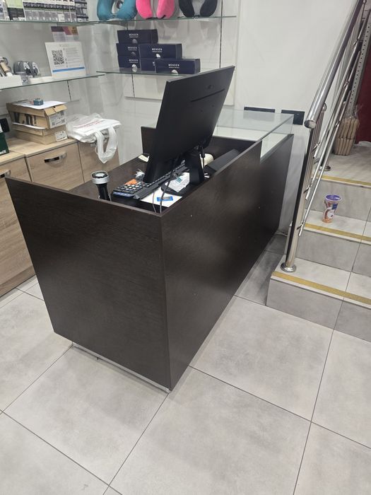 Продается кассовый стол