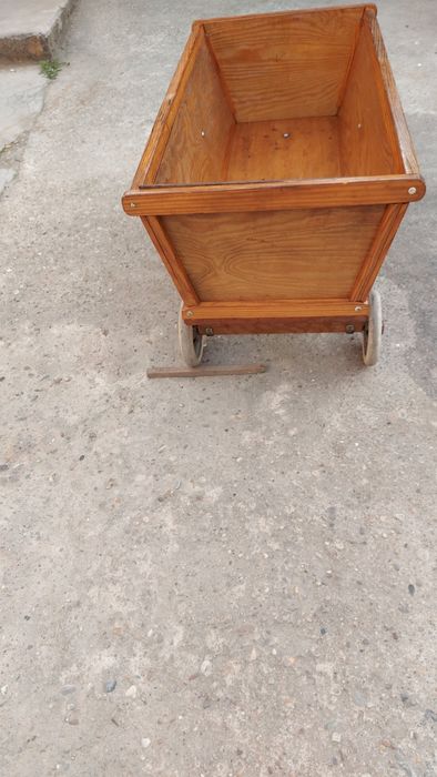 Декоративна каручка