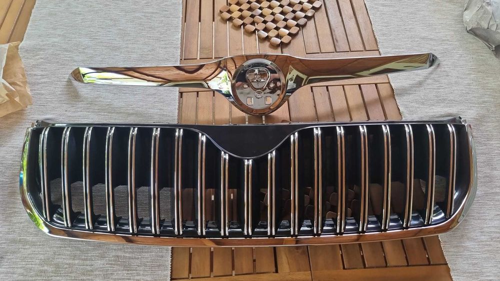 Grila cromata bara fata/ radiator / capota Skoda Superb 2 2008-2013