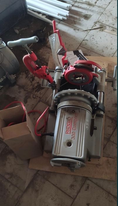 Резьбанарезной станок RIDGID 300 Compact
300 Compac