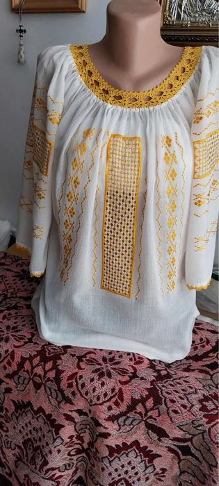 Ie, camasa traditionala de vanzare