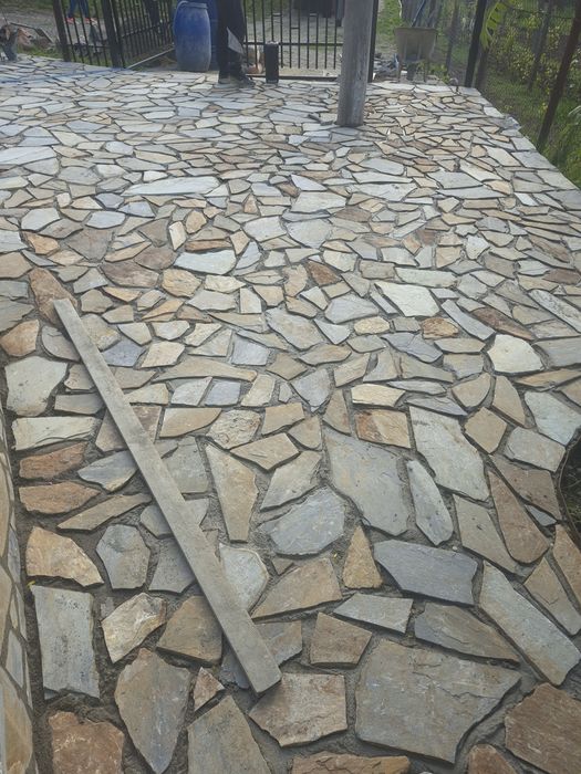 Vand si montez piatra