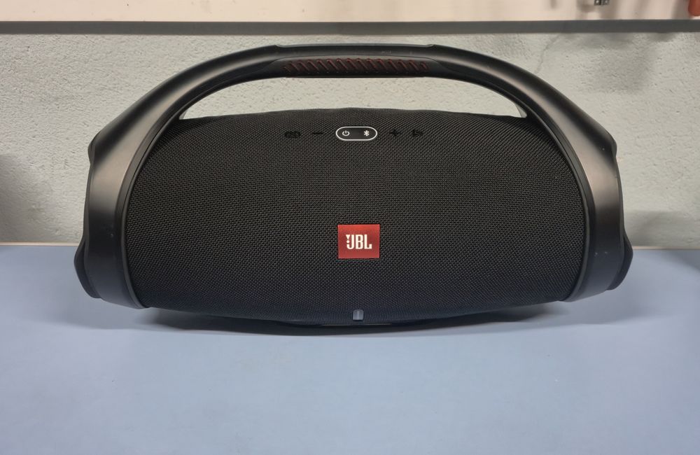 Продам  JBL boombox 2