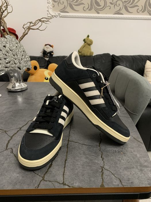 Adidas rapid court low