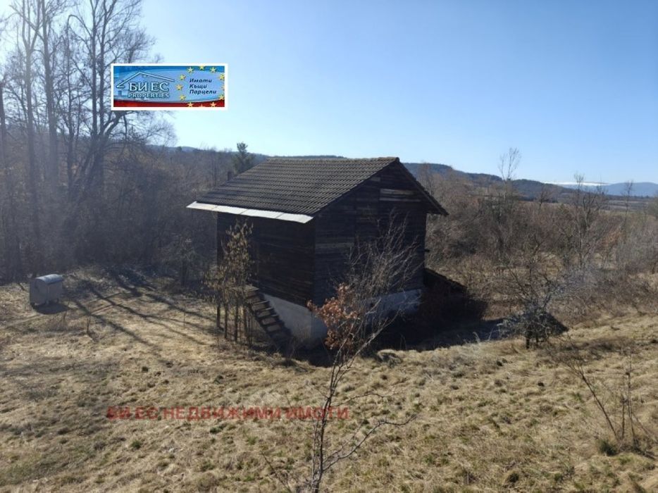 Къща в с. Глоговица 40 м² и двор 1009 м²