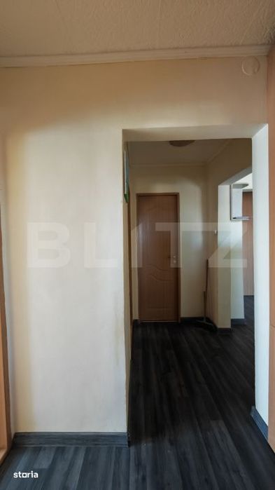 Apartament cu 3 camere,decomandat, zona Nufarul