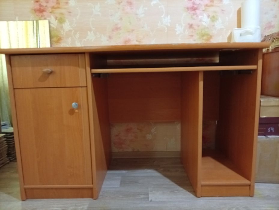 Продам письменный стол для работы