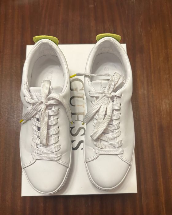 Дамски кецове Guess