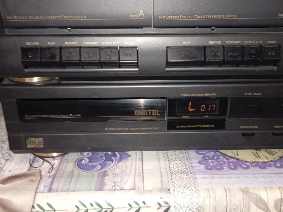 Ретро уредба Schneider Грамофон, радио касетофон,Cd плеър с тонколони