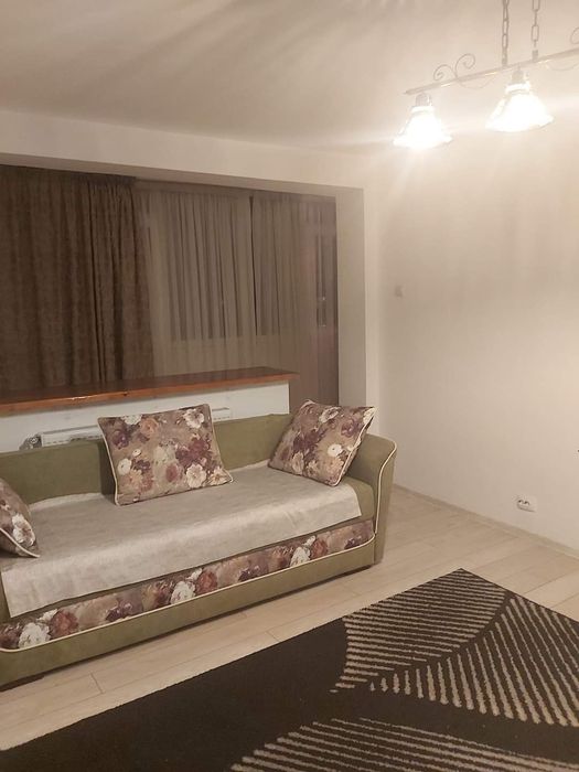 Inchiriez apartament
