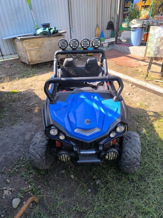 Детский автомобиль