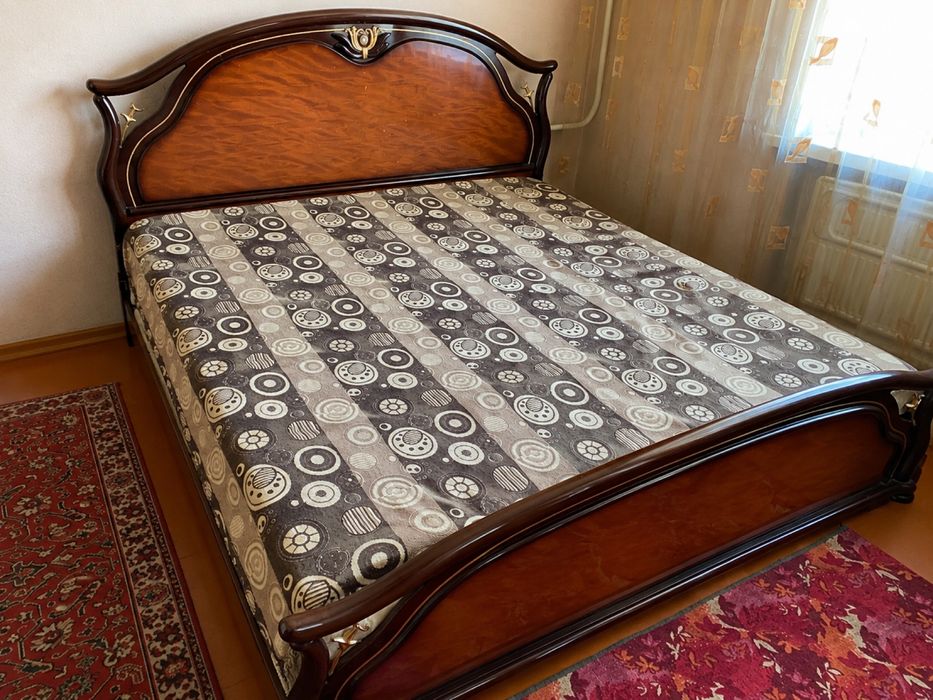 Продам двухспальную кровать