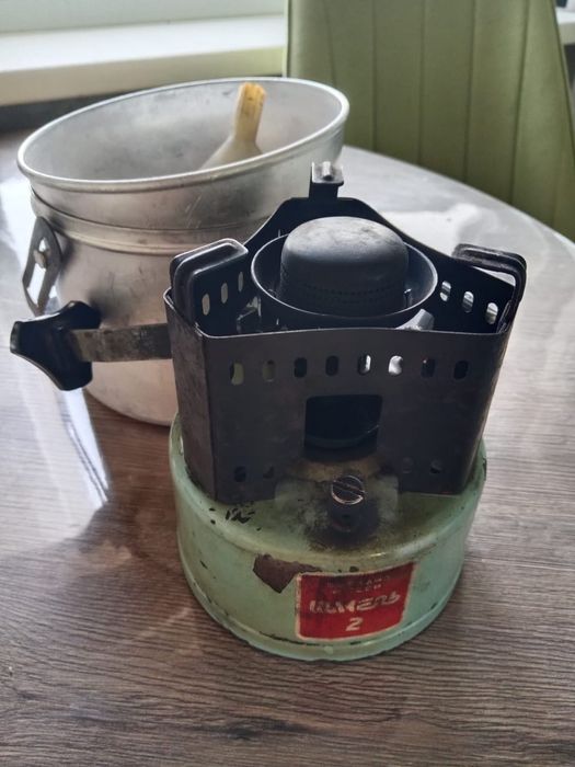 Кастрюля и крышка.