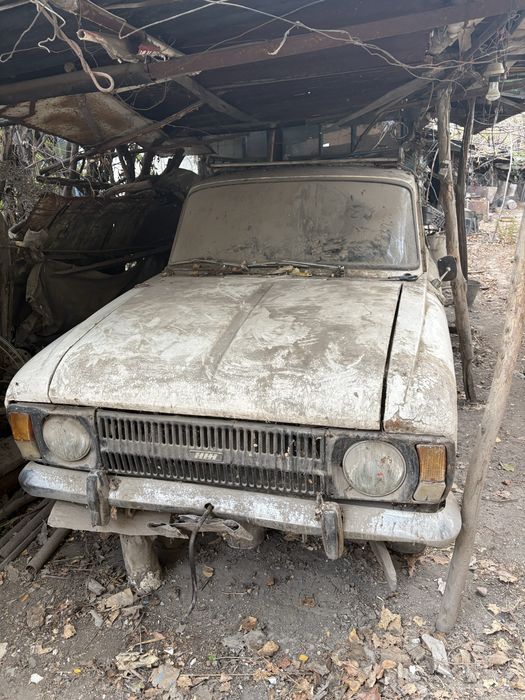 Продам москвич. Не на ходу.