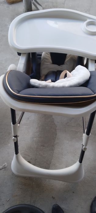 Детский кресло для кормления