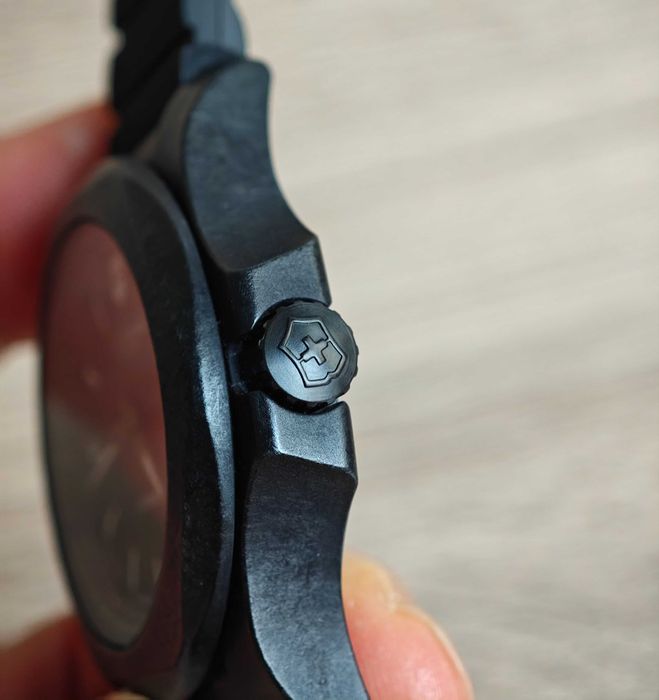 БАРТЕР Victorinox I.N.O.X. Carbon Mechanical