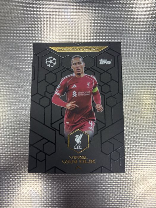 Футболни карти - season 25/26 (topps)