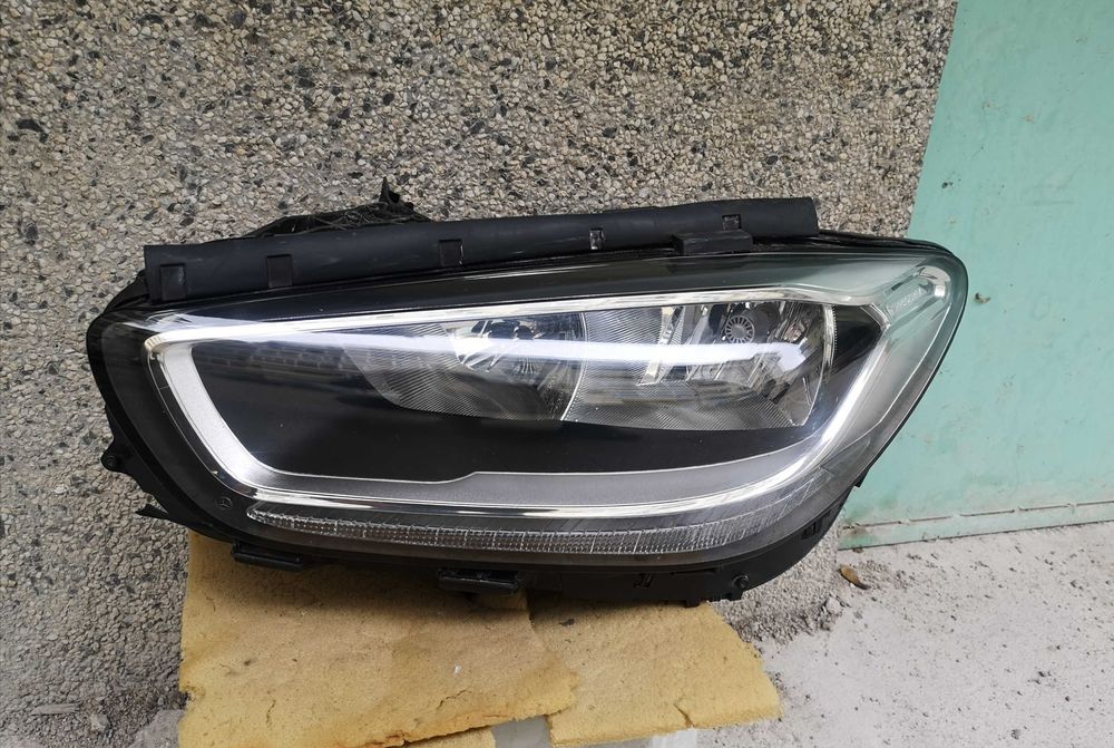 Оригинален фар Мерцедес Б 247  Mercedes B W247 Led