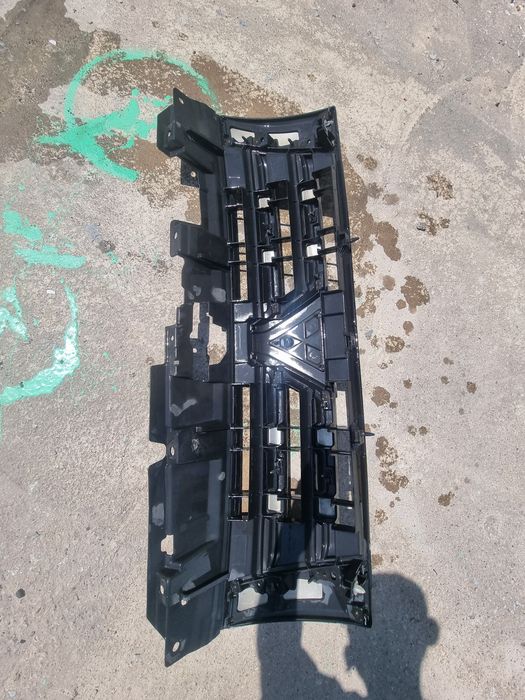 Продам Бампер Митцубици