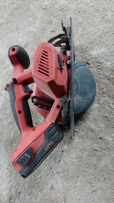 Circular HILTI SCW 22 cu 2 acumulator și încărcător