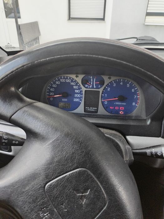 Mitsubishi pajero pinin