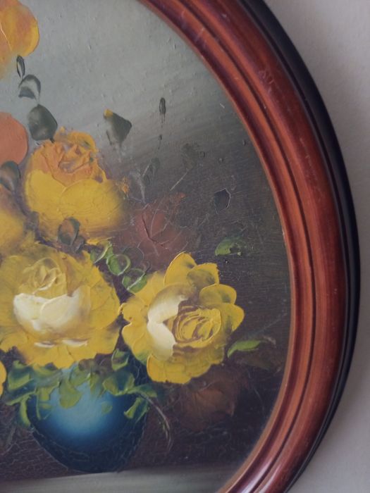 Овална антикварна картина