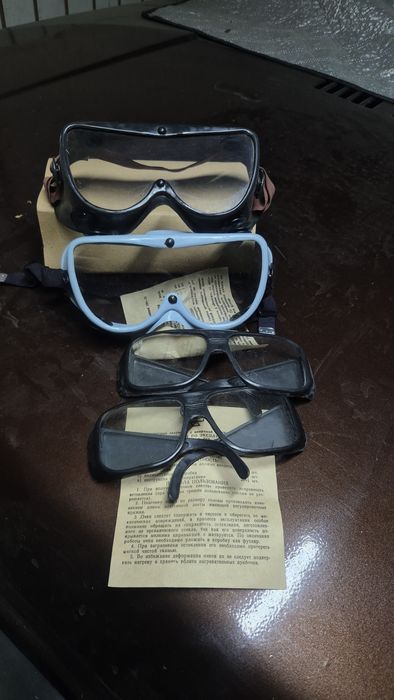 Продам очки защитныее