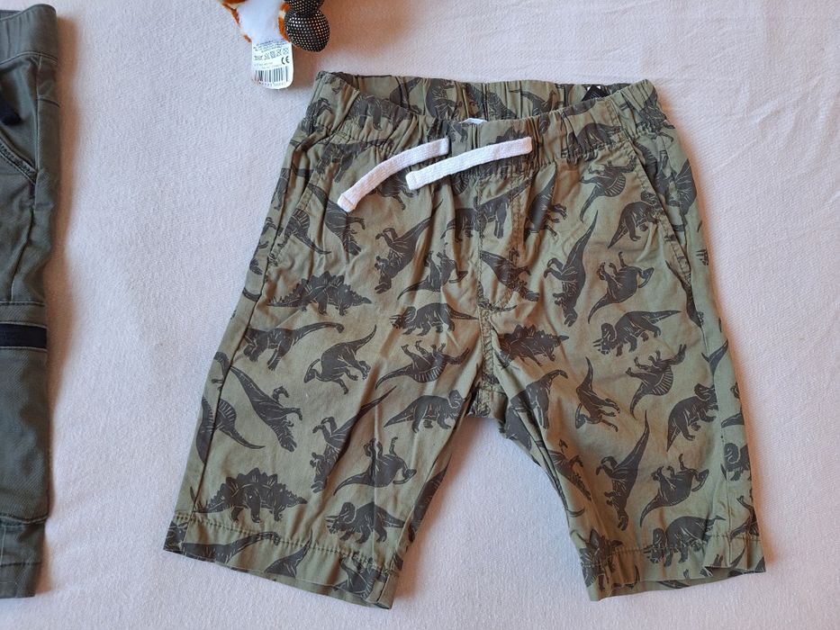 Нови панталонки за момченце размер 104