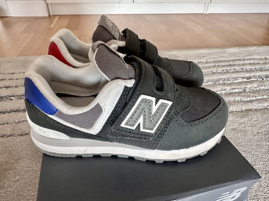 Adidasi Nike Balance noi