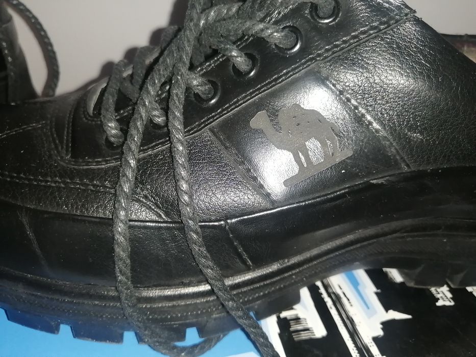 Продам обувь зимние кроссовки