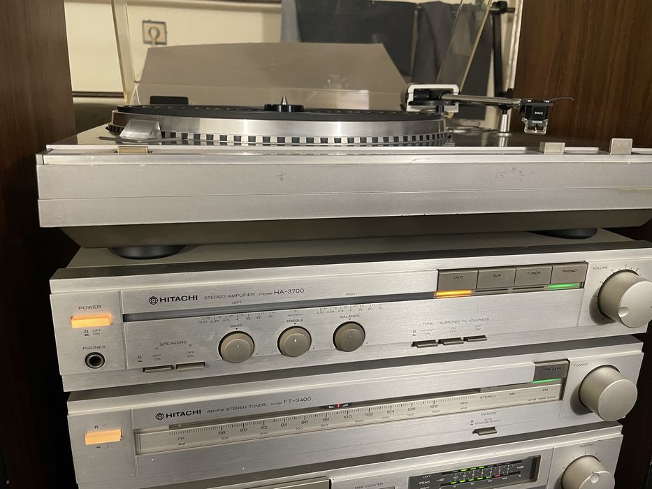 Hitachi грамофон усилвател дек тонколони