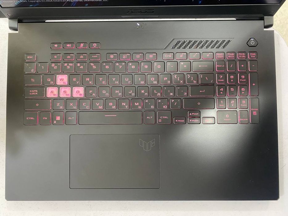 Asus tuff 17,3 ekran 16/512