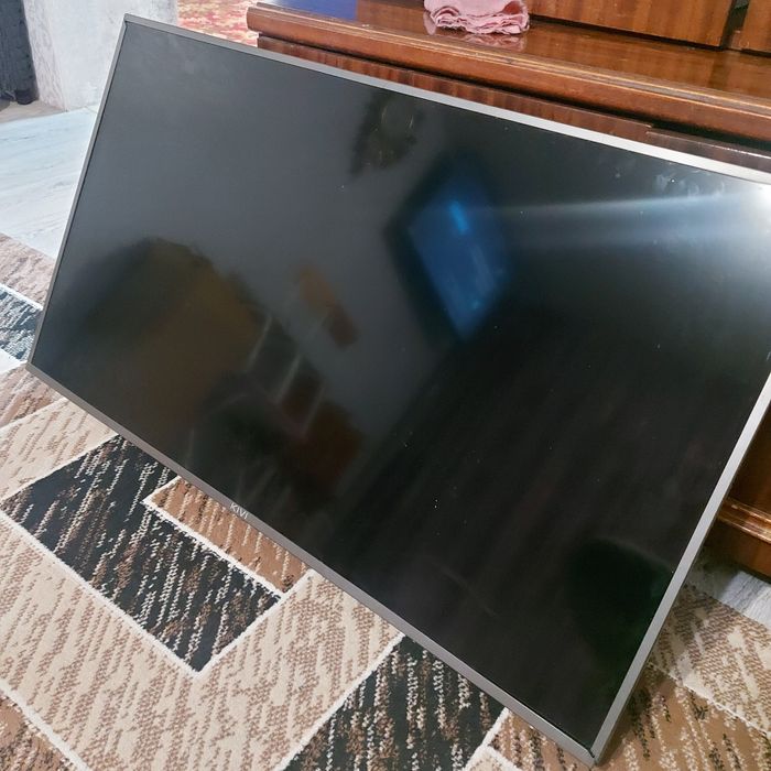 Телевизор Qiwi 90×50 срочно