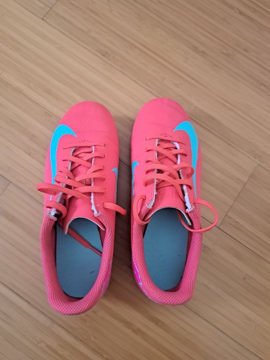 Бутонки за футбол