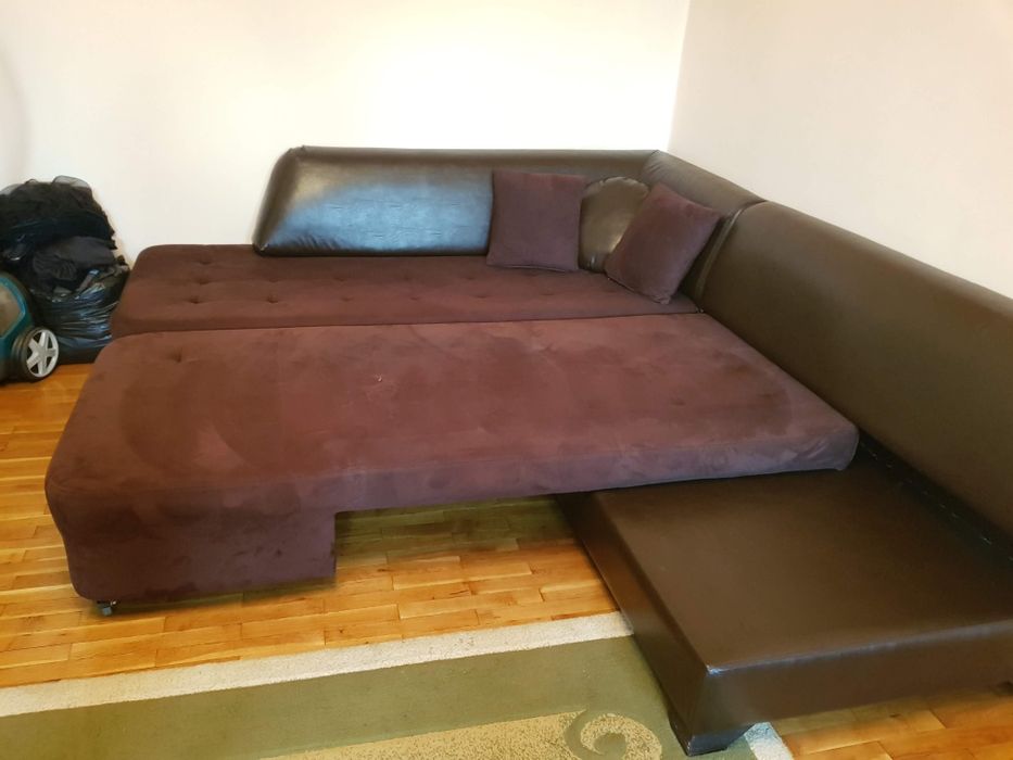 Разтегателен ъглов диван