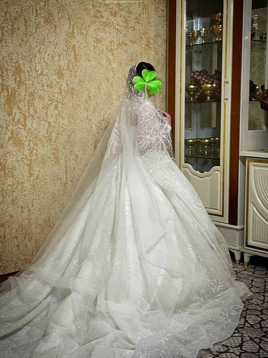 1  milliondan Kelin ko’ylak. 1-martta kiyilgan,ideal holatda sotiladi.