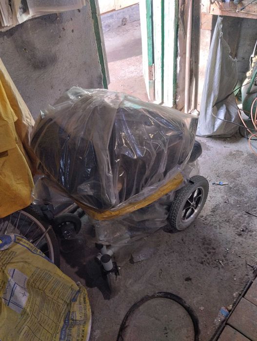 Кресло коляска для инвалидов электрическое.