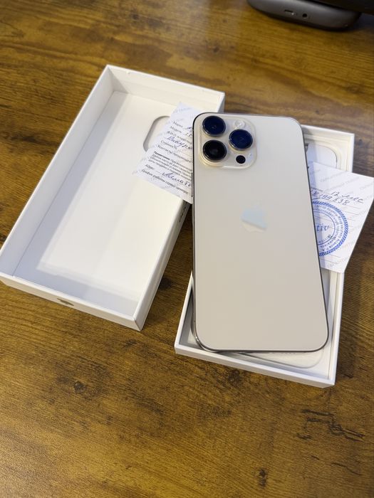 Два iPhone 14ProMax (1TB) и два iPhone 12Pro (512GB)