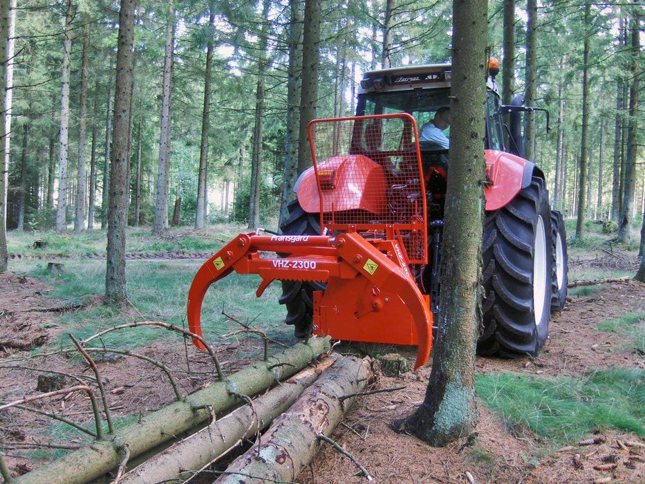 Graifer tractor VHZ-2300 cu troliu 3 tone