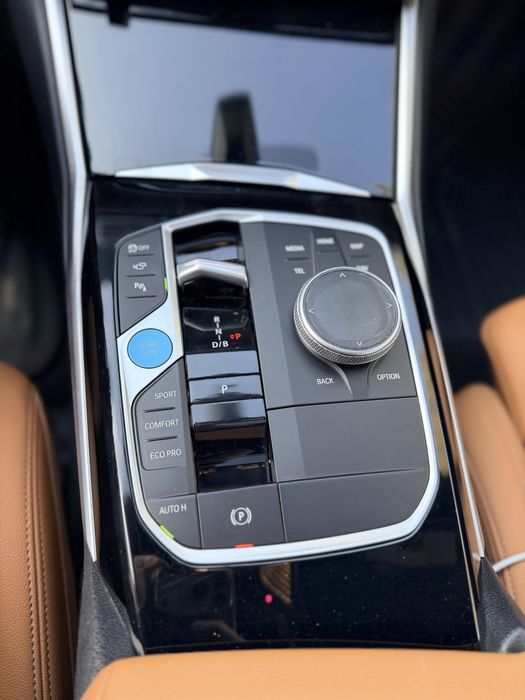 Продам BMW i4 2024