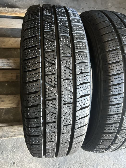2 anvelope iarna 205/65/16C Pirelli 8 mm!