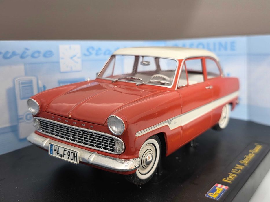Macheta Auto 1/18 Revell Ford 12 M Streifen Taunus