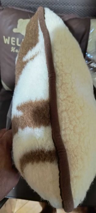 Завивка и възглавници от мериносова вълна . НОВИ