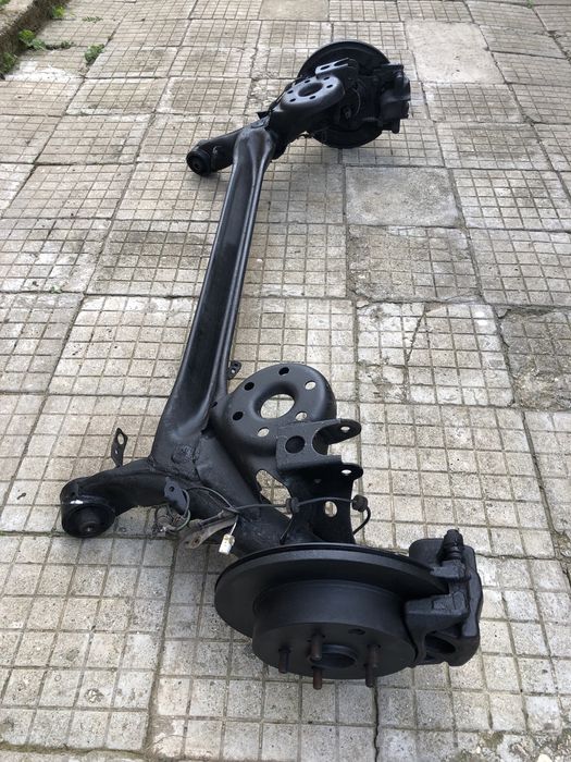 Заден мост за Тойота Версо/Verso 2009-2014г