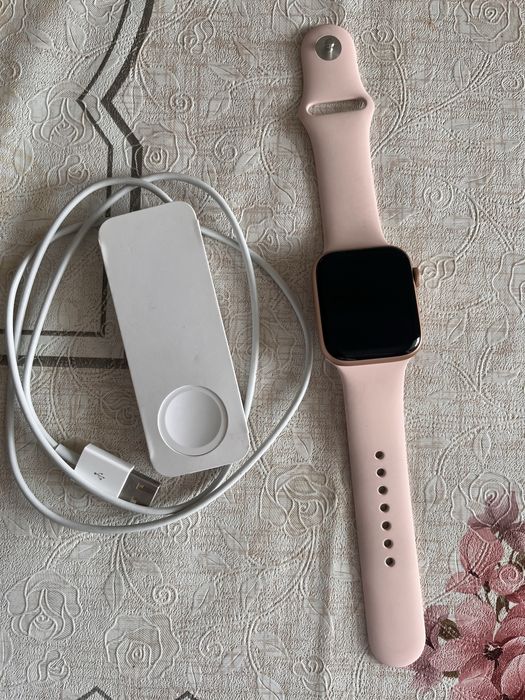 Часы iwatch розовое золото