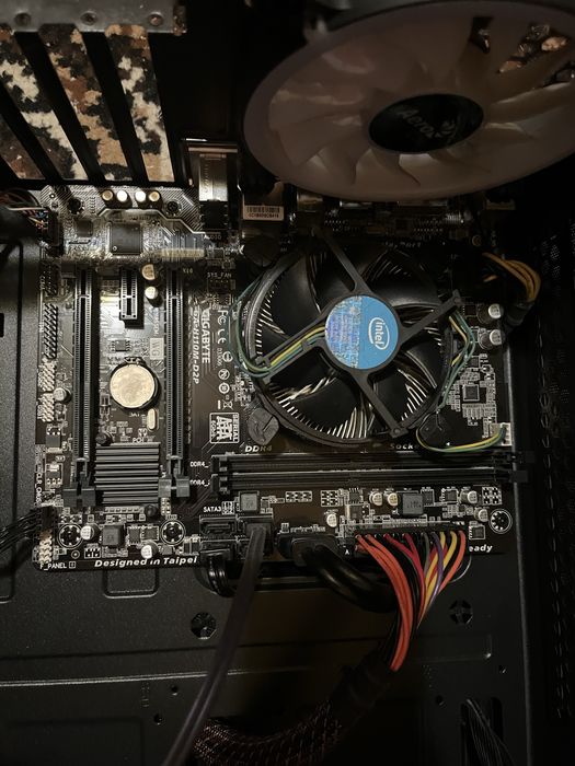 Kit Placa de Baza Gigabyte GA-H110M-D2P și procesor i5 7500 3.4 Ghz
