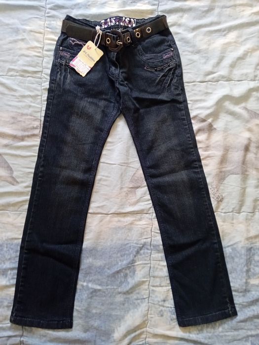 Нови дънки с подарък