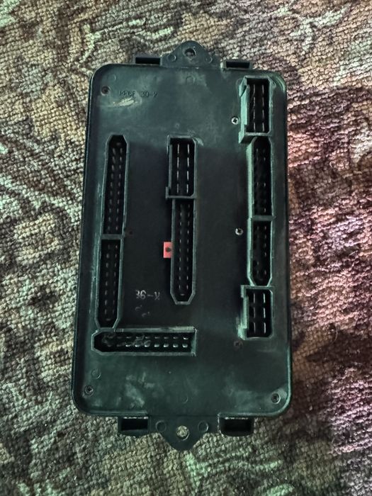 Продам блок предохранитель на ваз 2114