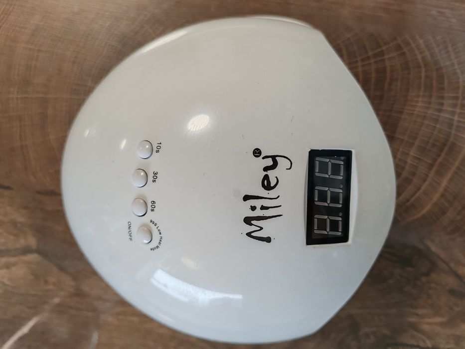 UV лампа за нокти